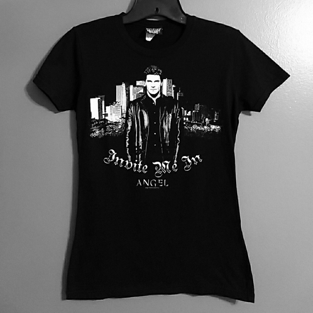 Buffy Angel Invite Me In Graphic T-shirt